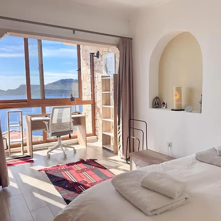 Maria Peninsula Willa